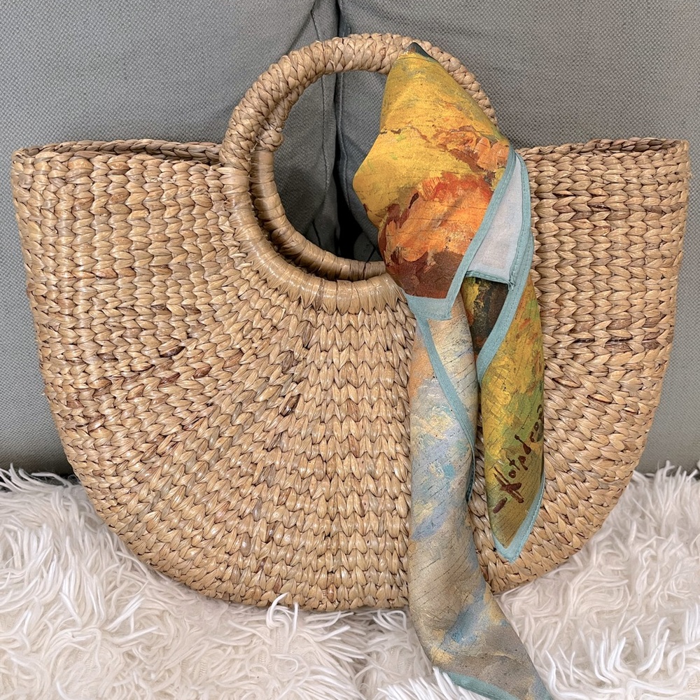Straw woven bag